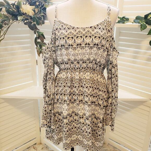 CUPCAKES & CASHMERE BEIGE BLUE FLORAL COLD SHOULDER NEW DRESS SIZE MED - Picture 1 of 8